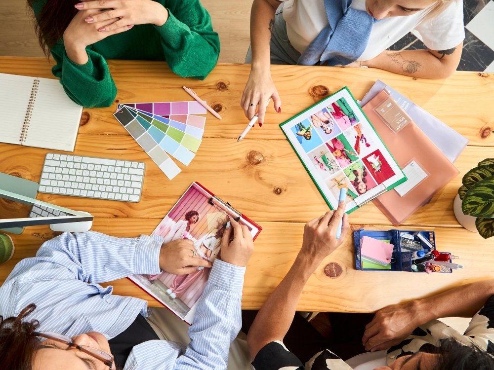 A team brainstorms digital retreat goals.